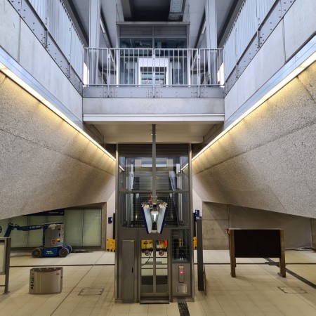 bahnsteigausstattung aufzug stationsausstattung hohrenk 